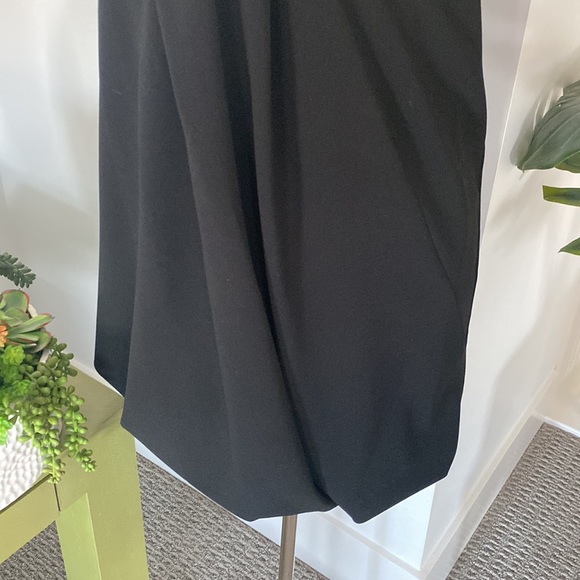 Black Sleeveless Dress - Picture 3 of 4